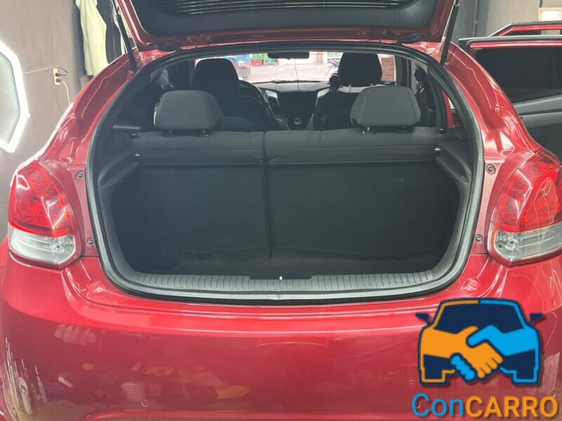 Vendo Hyundai veloster modelo 2013 automatico