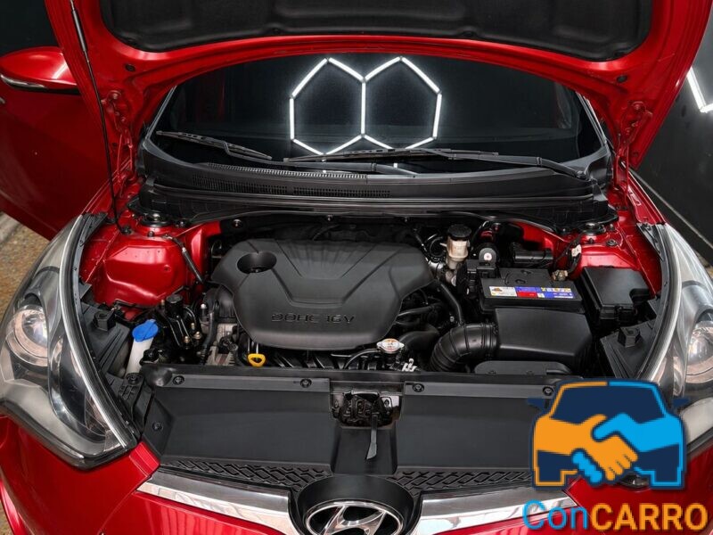 Vendo Hyundai veloster modelo 2013 automatico